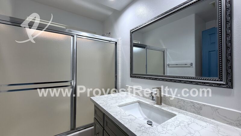 Beautiful 4 Bedroom, 2 Bathroom Apple Valley Home with Solar!!! property image