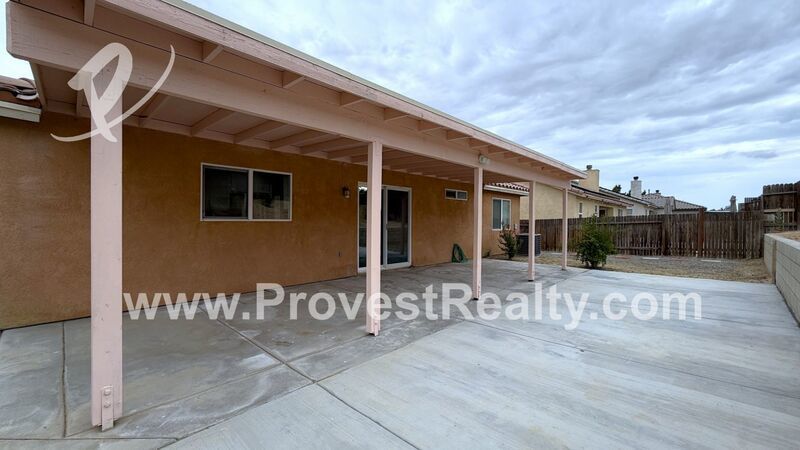 Beautiful 4 Bedroom, 2 Bathroom Apple Valley Home with Solar!!! property image
