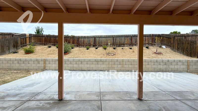 Beautiful 4 Bedroom, 2 Bathroom Apple Valley Home with Solar!!! property image