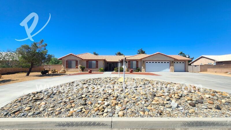 Beautiful 4 Bed, 3 Bath Apple Valley Home with Bonus Room!!! property image