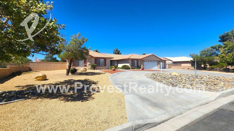 Beautiful 4 Bed, 3 Bath Apple Valley Home with Bonus Room!!! property image