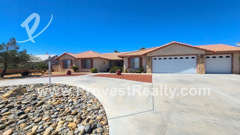 Beautiful 4 Bed, 3 Bath Apple Valley Home with Bonus Room!!! property image
