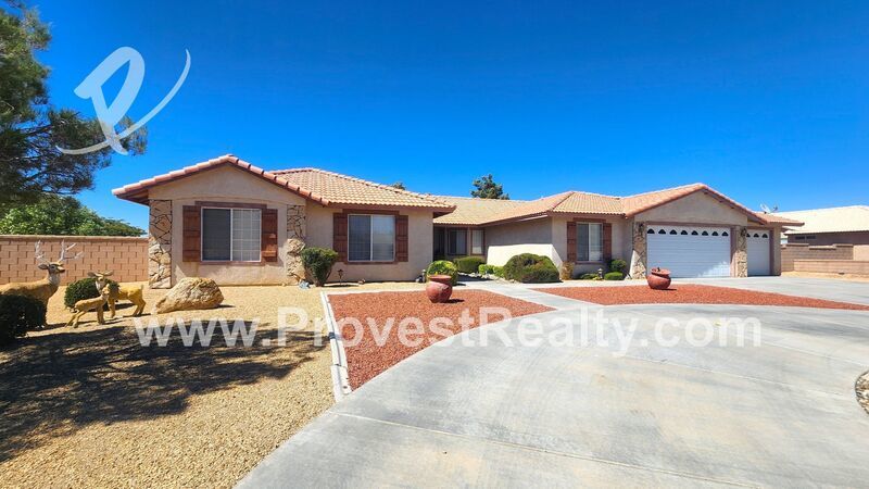 Beautiful 4 Bed, 3 Bath Apple Valley Home with Bonus Room!!! property image