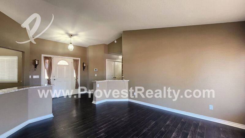 Beautiful 4 Bed, 3 Bath Apple Valley Home with Bonus Room!!! property image