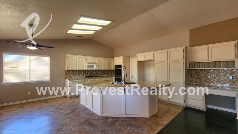 Beautiful 4 Bed, 3 Bath Apple Valley Home with Bonus Room!!! property image