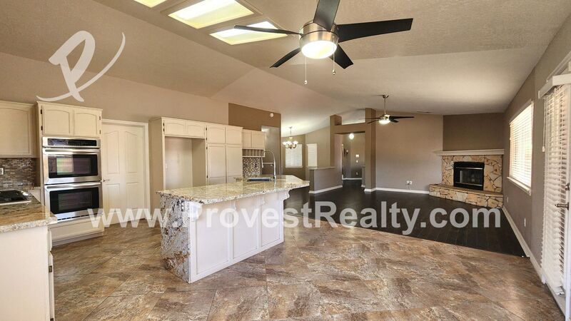 Beautiful 4 Bed, 3 Bath Apple Valley Home with Bonus Room!!! property image
