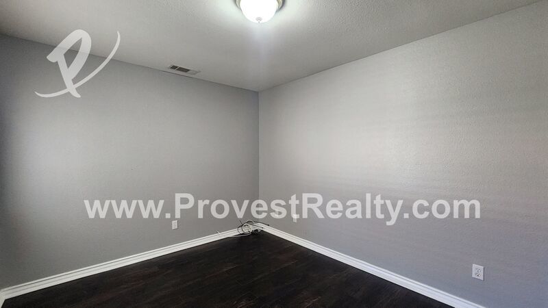 Beautiful 4 Bed, 3 Bath Apple Valley Home with Bonus Room!!! property image