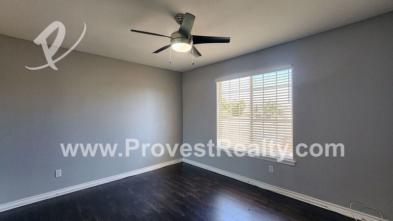 Beautiful 4 Bed, 3 Bath Apple Valley Home with Bonus Room!!! property image