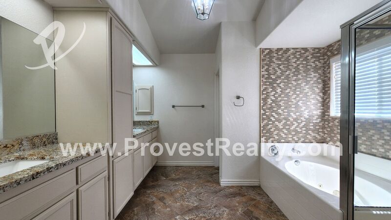 Beautiful 4 Bed, 3 Bath Apple Valley Home with Bonus Room!!! property image