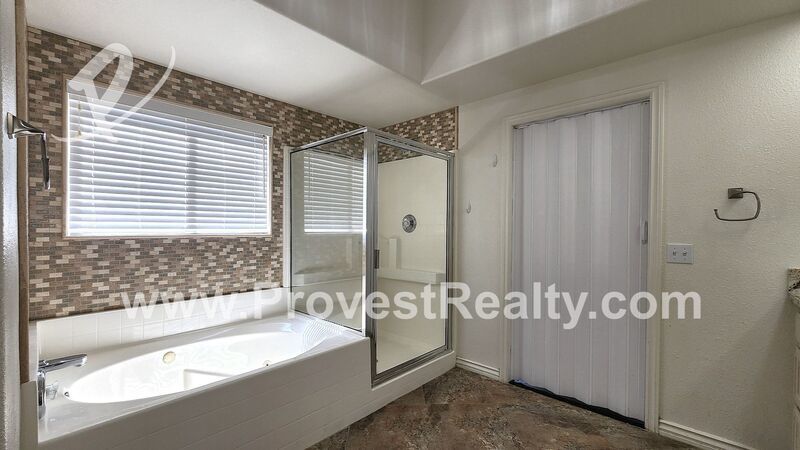Beautiful 4 Bed, 3 Bath Apple Valley Home with Bonus Room!!! property image