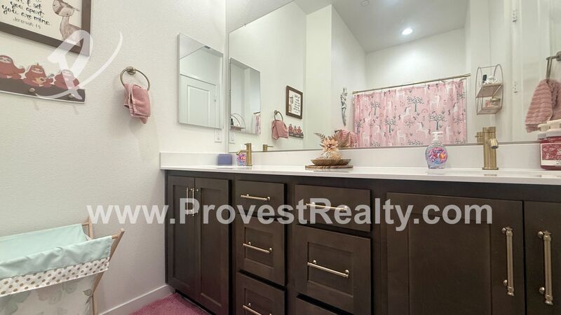 Gorgeous New 4 Bedroom, 2.5 Bathroom Hesperia Home w/ SOLAR!!! property image