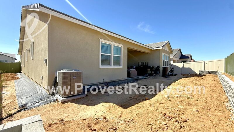 Gorgeous New 4 Bedroom, 2.5 Bathroom Hesperia Home w/ SOLAR!!! property image