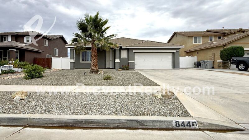 Charming 4 Bedroom, 2 Bathroom Hesperia Home with SOLAR!!! property image