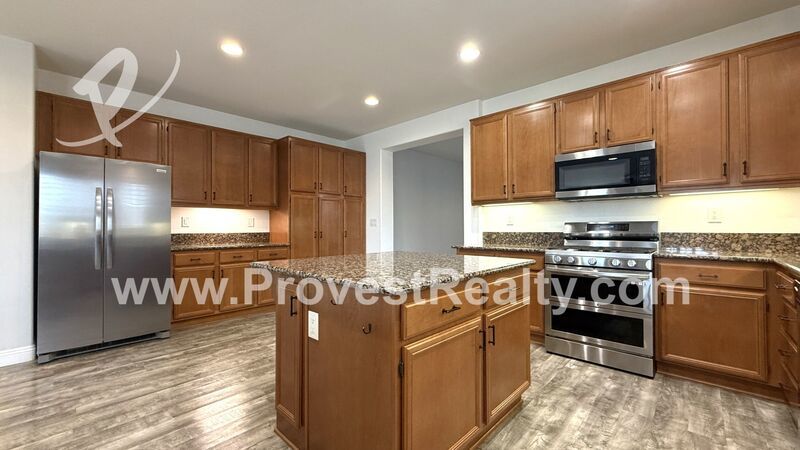 Charming 4 Bedroom, 2 Bathroom Hesperia Home with SOLAR!!! property image