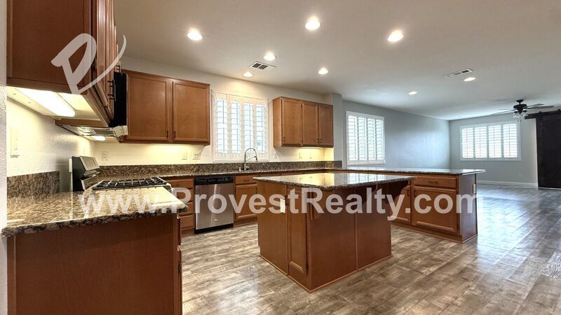 Charming 4 Bedroom, 2 Bathroom Hesperia Home with SOLAR!!! property image
