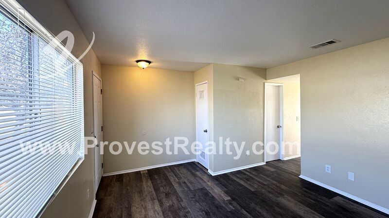 *1/2 OFF 1ST MONTHS RENT* Cozy 2 Bed, 1.5 Bath Townhouse in Apple Valley!! property image