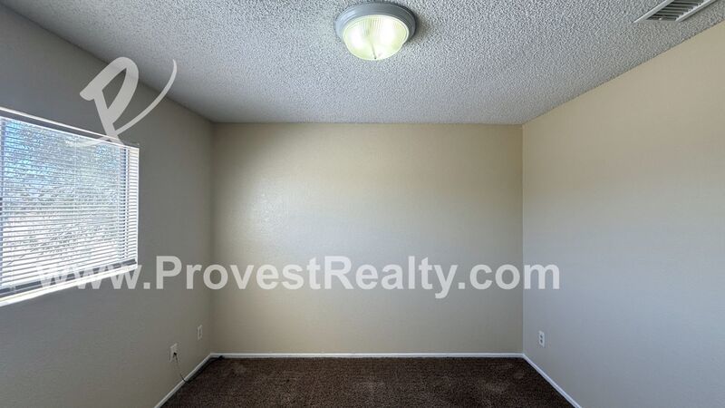 *1/2 OFF 1ST MONTHS RENT* Cozy 2 Bed, 1.5 Bath Townhouse in Apple Valley!! property image