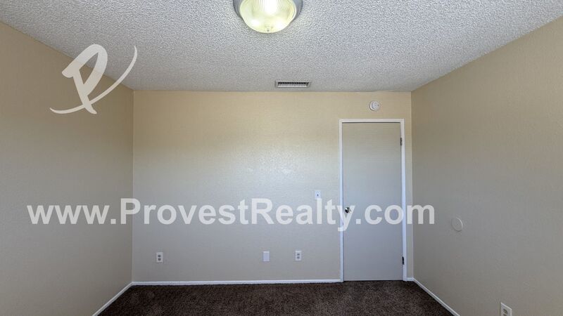*1/2 OFF 1ST MONTHS RENT* Cozy 2 Bed, 1.5 Bath Townhouse in Apple Valley!! property image