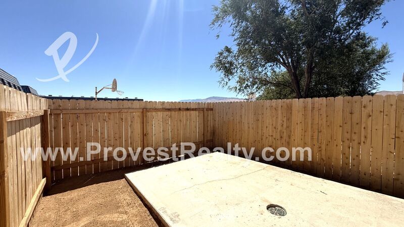 *1/2 OFF 1ST MONTHS RENT* Cozy 2 Bed, 1.5 Bath Townhouse in Apple Valley!! property image
