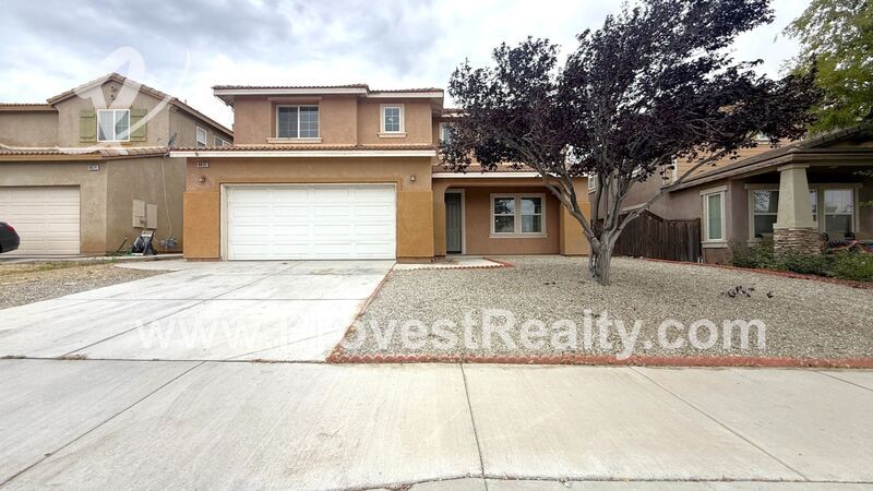 Huge 4 Bedrooms, 3 Bathrooms Hesperia Home with A Loft!!! property image