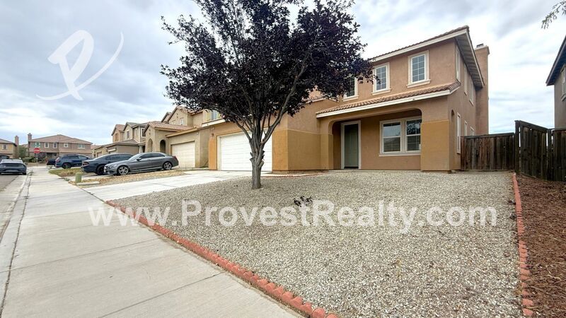Huge 4 Bedrooms, 3 Bathrooms Hesperia Home with A Loft!!! property image