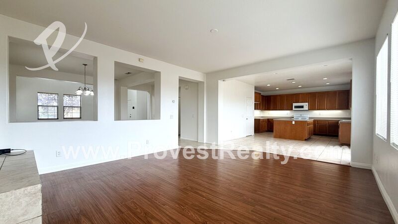 Huge 4 Bedrooms, 3 Bathrooms Hesperia Home with A Loft!!! property image