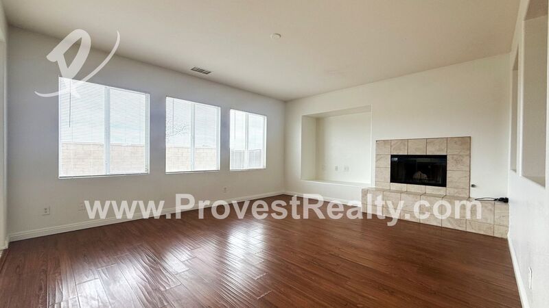 Huge 4 Bedrooms, 3 Bathrooms Hesperia Home with A Loft!!! property image