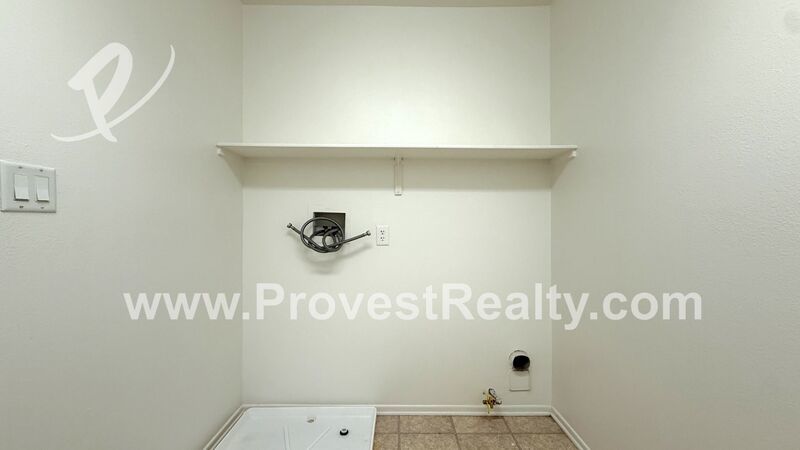 Huge 4 Bedrooms, 3 Bathrooms Hesperia Home with A Loft!!! property image