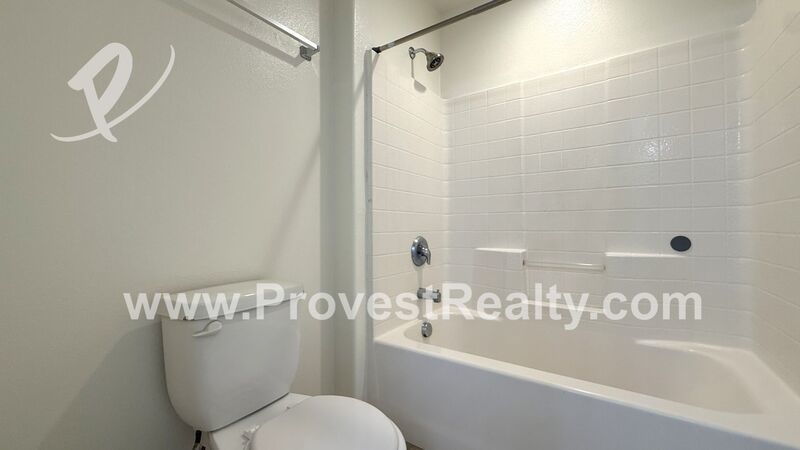 Huge 4 Bedrooms, 3 Bathrooms Hesperia Home with A Loft!!! property image