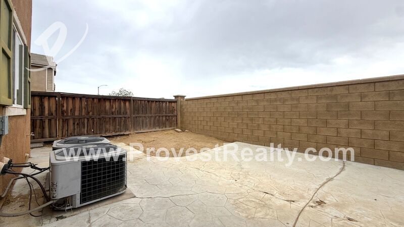 Huge 4 Bedrooms, 3 Bathrooms Hesperia Home with A Loft!!! property image