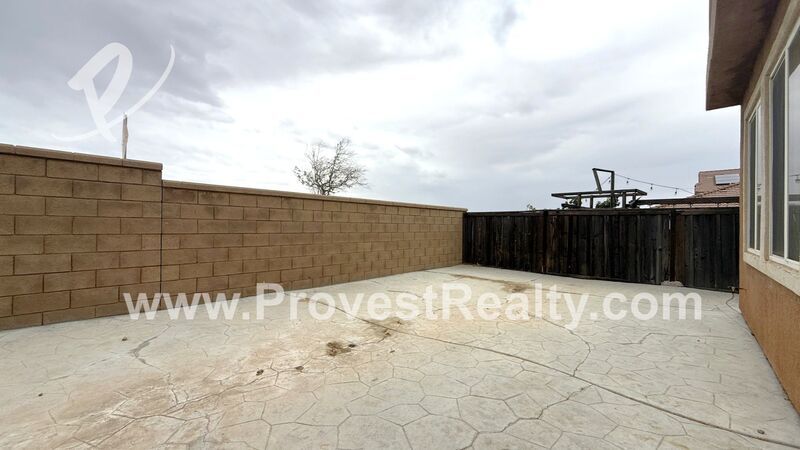 Huge 4 Bedrooms, 3 Bathrooms Hesperia Home with A Loft!!! property image
