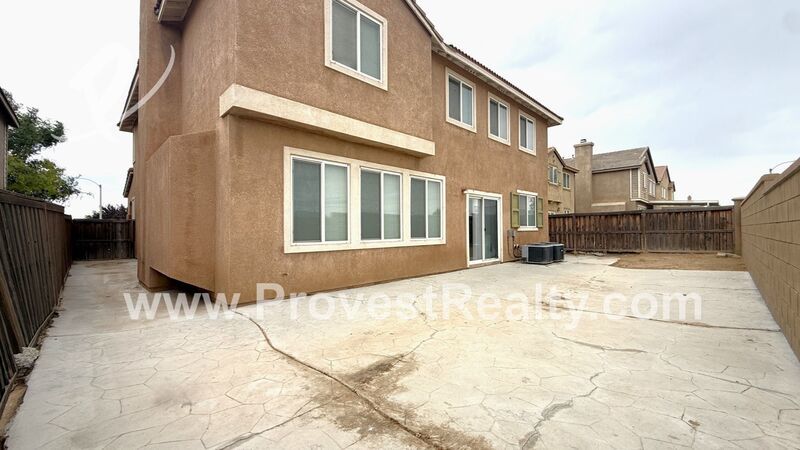 Huge 4 Bedrooms, 3 Bathrooms Hesperia Home with A Loft!!! property image