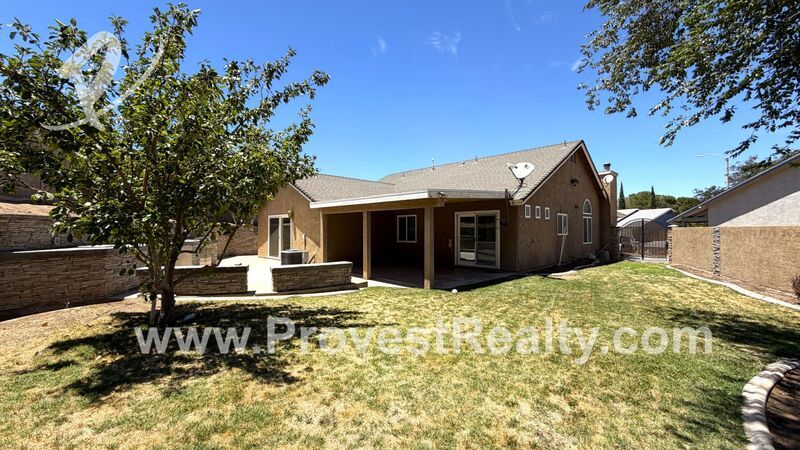 3 Bedroom, 2 Bathroom Victorville Home!! property image
