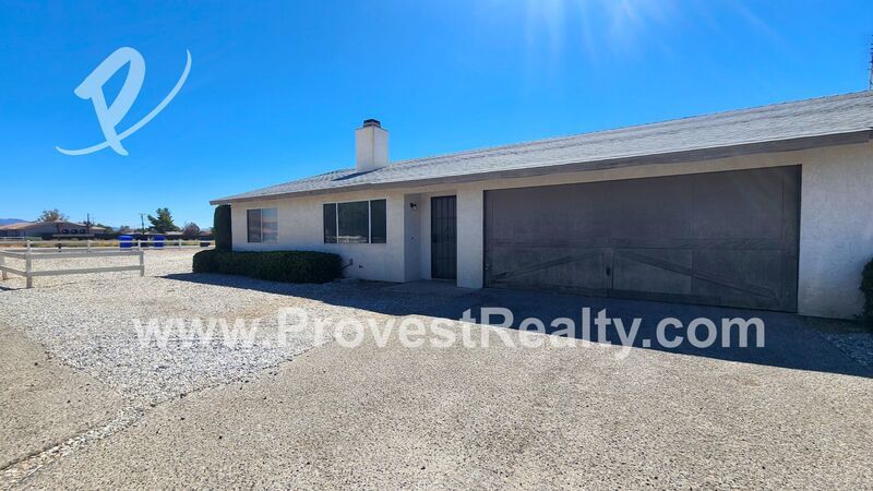 Charming 3 Bed, 2 Bath Apple Valley Apartment!! property image