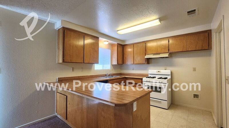 Charming 3 Bed, 2 Bath Apple Valley Apartment!! property image