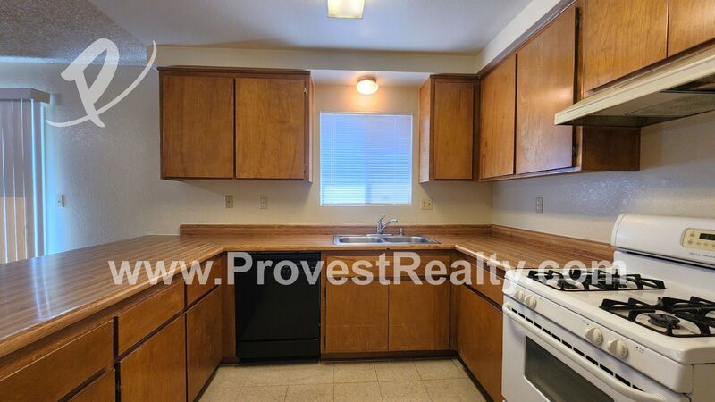 Charming 3 Bed, 2 Bath Apple Valley Apartment!! property image