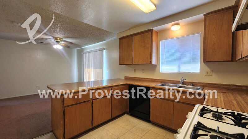 Charming 3 Bed, 2 Bath Apple Valley Apartment!! property image