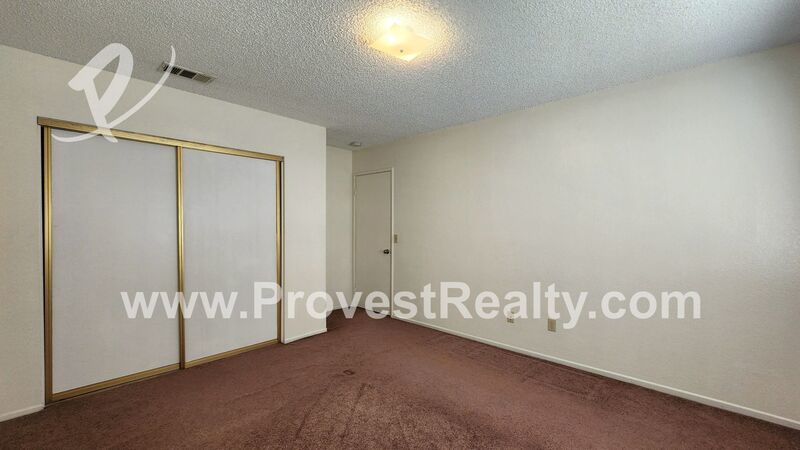 Charming 3 Bed, 2 Bath Apple Valley Apartment!! property image