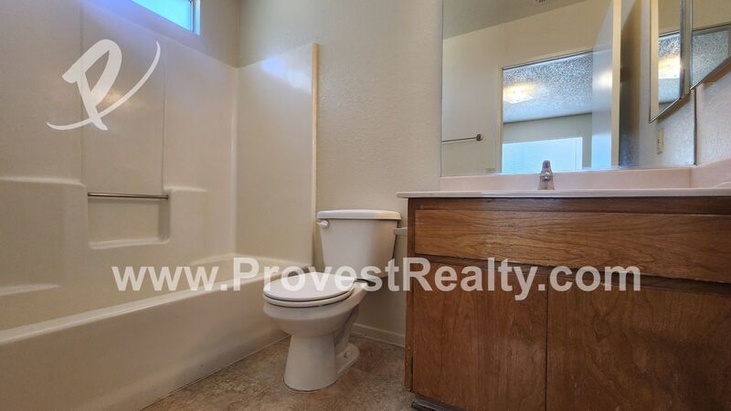 Charming 3 Bed, 2 Bath Apple Valley Apartment!! property image