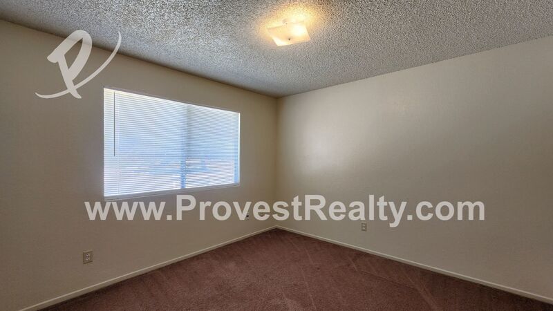 Charming 3 Bed, 2 Bath Apple Valley Apartment!! property image