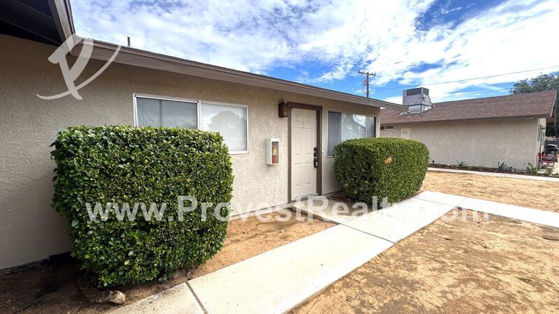 2 Bedroom, 1 Bathroom Apple Valley Apartment! property image