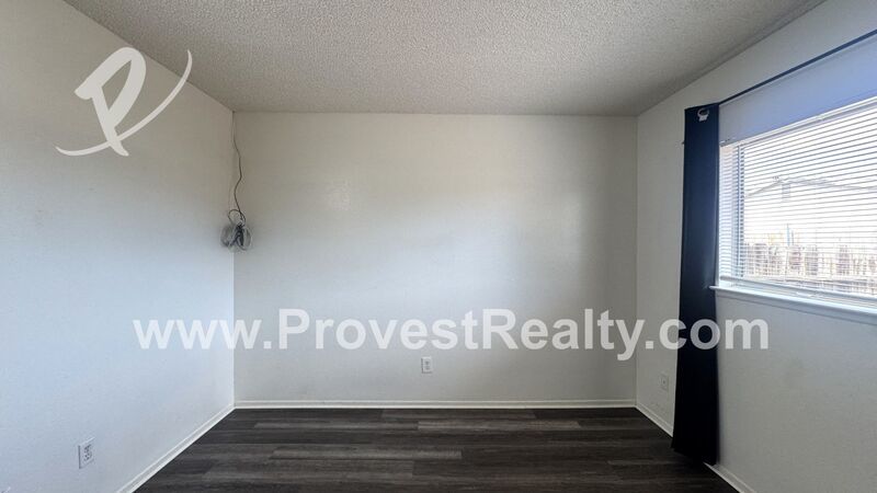 2 Bedroom, 1 Bathroom Apple Valley Apartment! property image