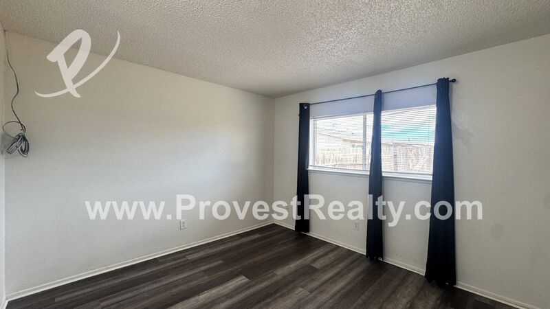 2 Bedroom, 1 Bathroom Apple Valley Apartment! property image