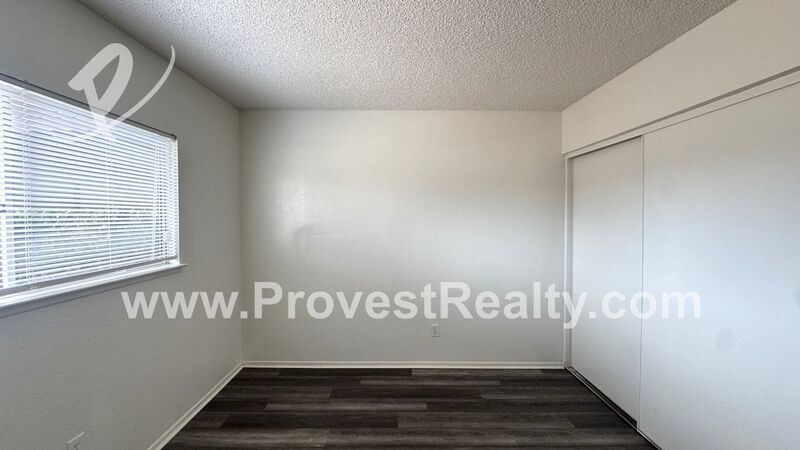2 Bedroom, 1 Bathroom Apple Valley Apartment! property image