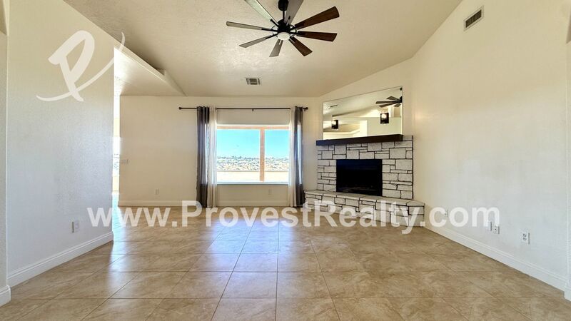 Stunning 3 Bedroom, 2 Bathroom Hesperia Home w/ Solar!!! property image