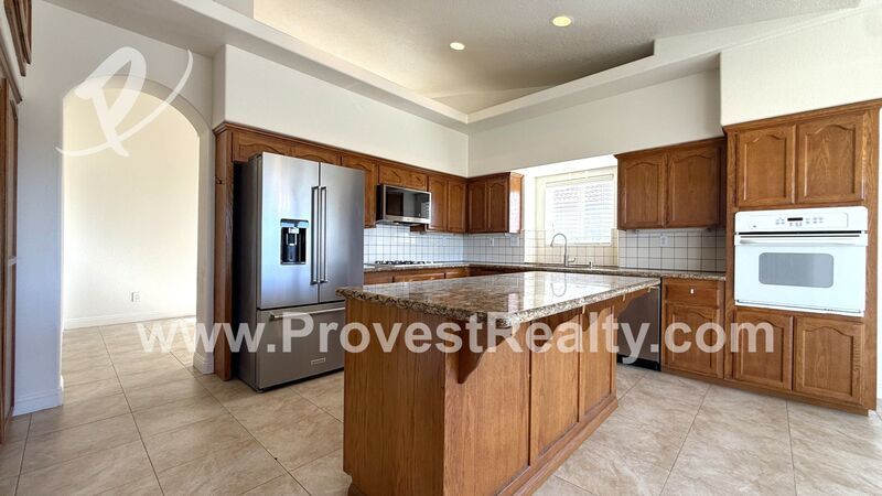 Stunning 3 Bedroom, 2 Bathroom Hesperia Home w/ Solar!!! property image