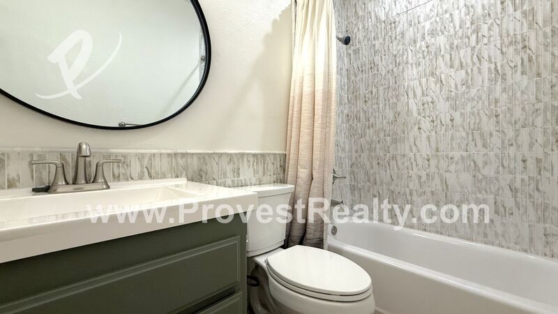 Stunning 3 Bedroom, 2 Bathroom Hesperia Home w/ Solar!!! property image
