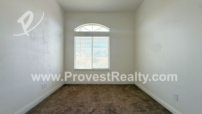 Stunning 3 Bedroom, 2 Bathroom Hesperia Home w/ Solar!!! property image