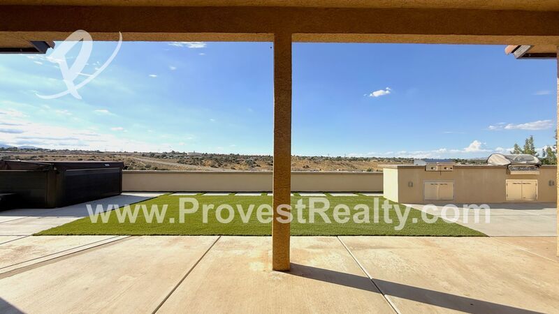 Stunning 3 Bedroom, 2 Bathroom Hesperia Home w/ Solar!!! property image