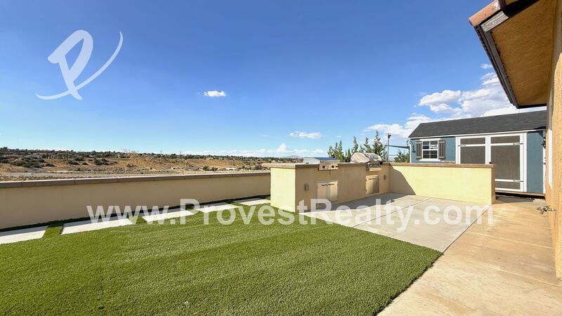 Stunning 3 Bedroom, 2 Bathroom Hesperia Home w/ Solar!!! property image